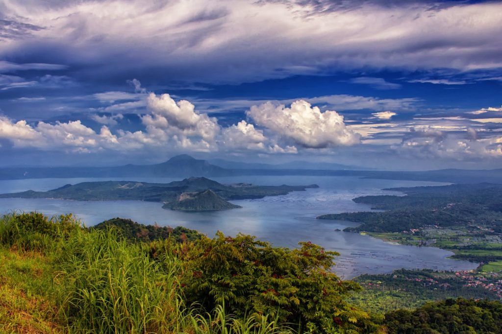 Tagaytay Businesses Reopen as Taal Volcano Threats Persist