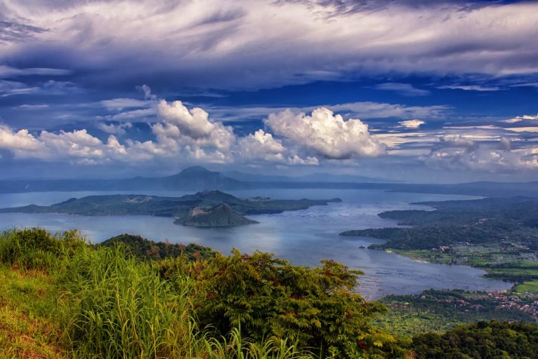 Tagaytay Businesses Reopen as Taal Volcano Threats Persist