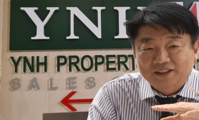 YU KUAN HUAT YNH-Property-scandal Yu Kuan Huat and Yu Kuan Chon at a YNH Property Bhd board meeting discussing joint venture agreements.