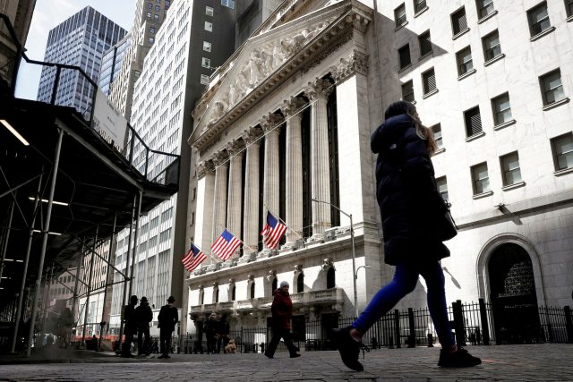 GLOBAL MARKETS-Worries over economic GLOBAL MARKETS-Worries over economic recovery shake world stocks, US$ pares gains