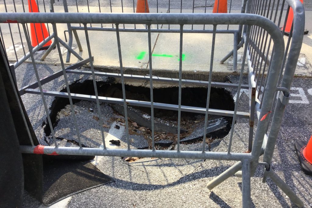 Kuala Lumpur Sinkhole Swallows Tourist in 8-Meter Collapse