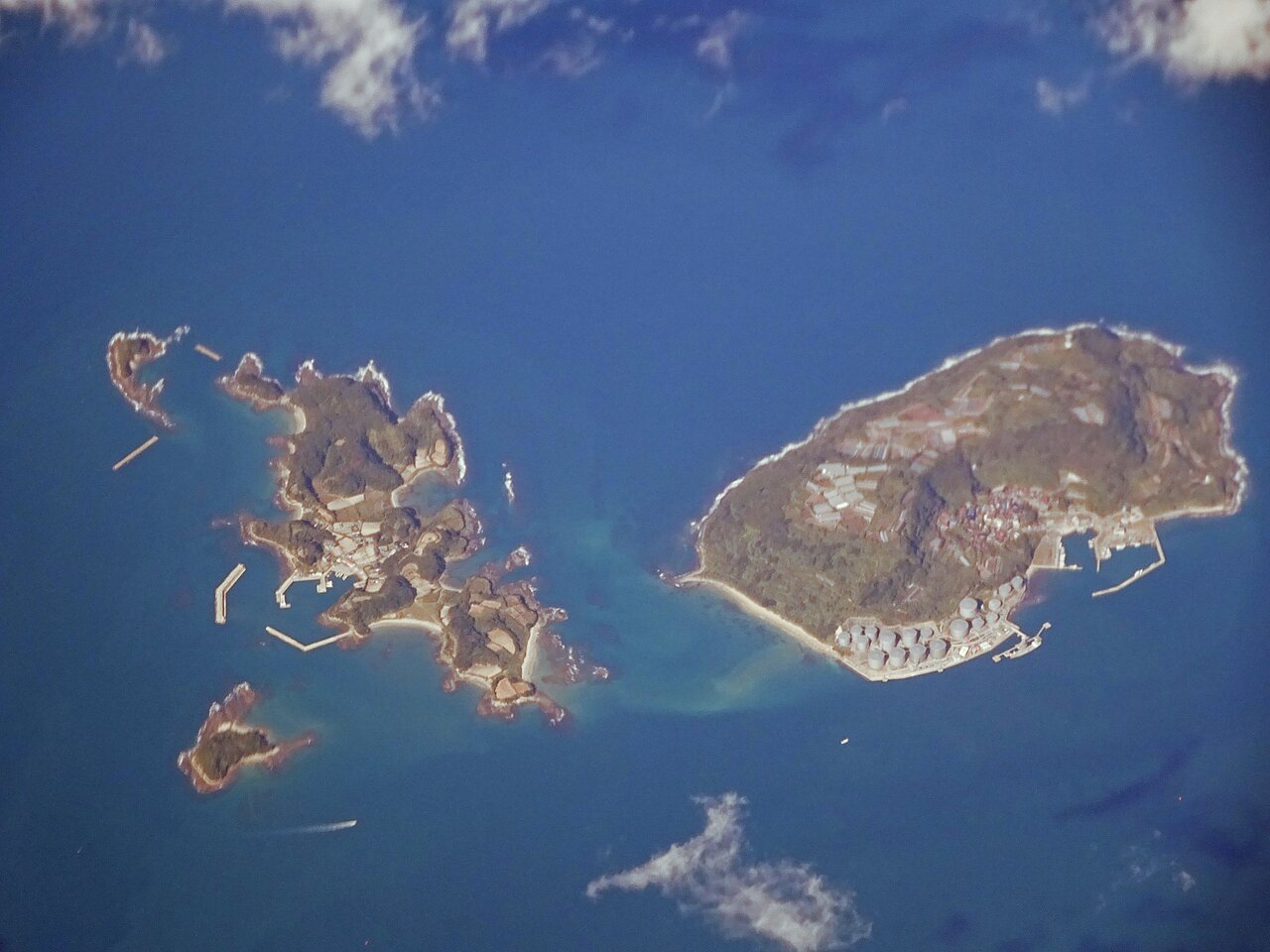ai-fill-50720 Tanker Capsizes Off Japan, Eight Killed