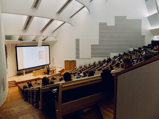 NVIDIA to Supply Specialized AI Chips Directly to Vietnamese Universities NVIDIA GPUs installed in a Vietnamese university lab, students working on AI model training at computer stations.