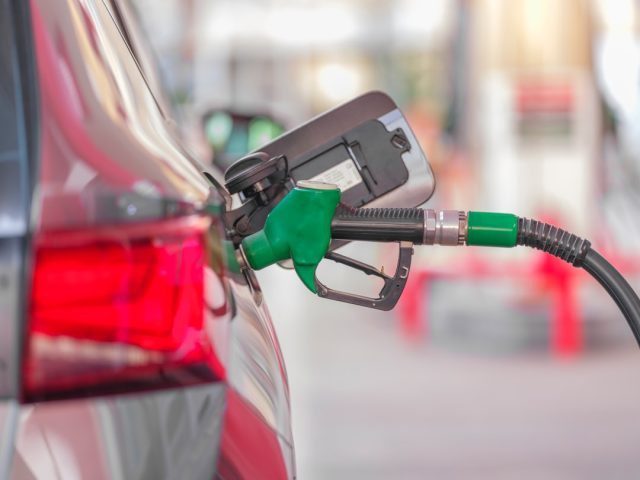 Dublin and Oslo Protest Fuel Prices as Ireland and Norway Face Rising Costs Demonstrators pack central Dublin holding banners against soaring fuel prices while police watch on April 10, 2026.