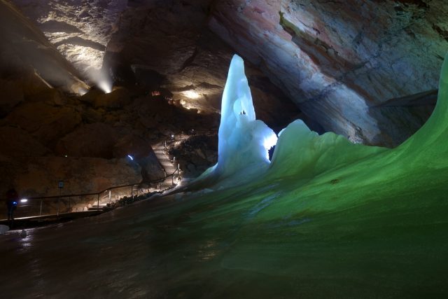 Ice Cave Collapse in Iceland Leaves One Dead, Others Missing or Injured Rescuers search through debris at the collapsed Breiðamerkurjökull glacier ice cave in southern Iceland.