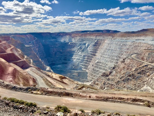 Gold Mine Collapse in Nigeria Leaves Over 100 People Feared Dead Rescuers search through rubble at a collapsed gold mining pit in Zamfara State, Nigeria.