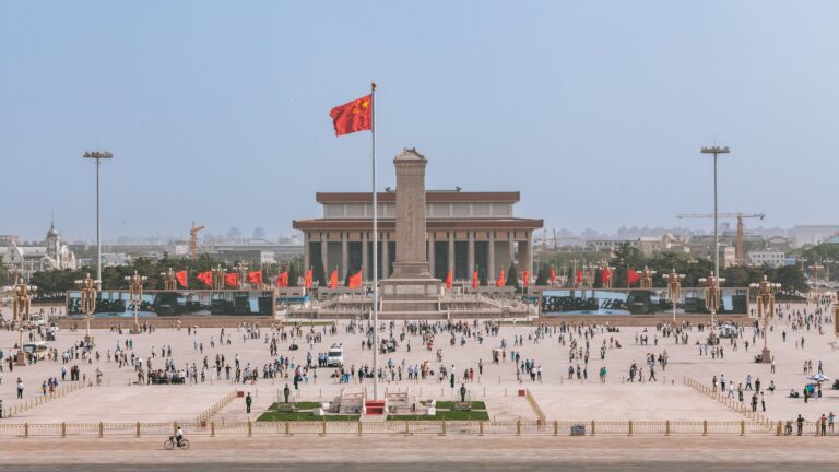 China Extends Lunar New Year Holiday as Coronavirus Death Toll Climbs