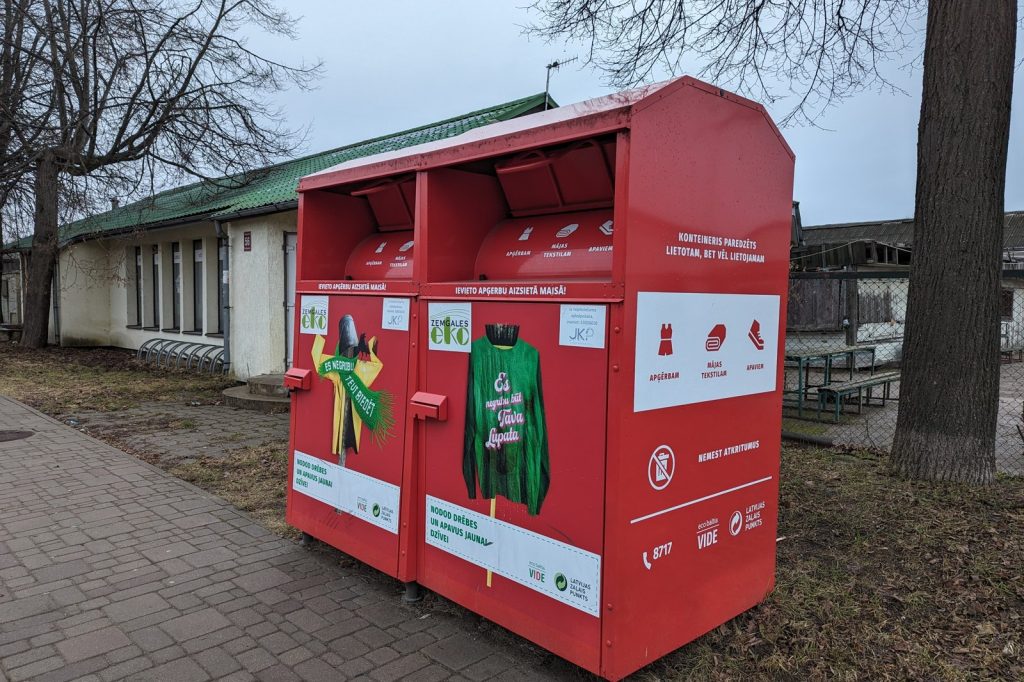 Parent\u2019s New Home Swamped by Mountains of Donated Children\u2019s Clothing