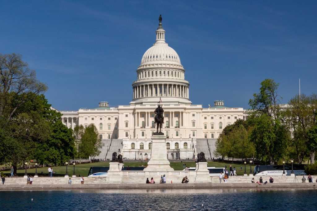 Lawmakers Struggle to Regulate AI in Classrooms Amid Technological Knowledge Gap