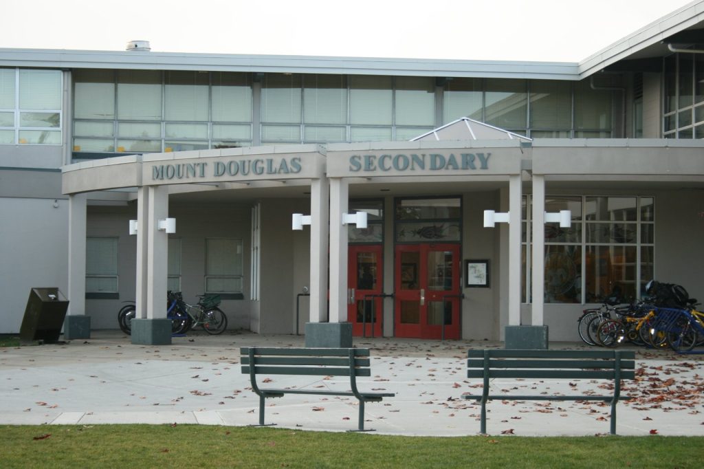 Mount Douglas Secondary nurtures excellence, celebrates top scholar Zhangs achievement