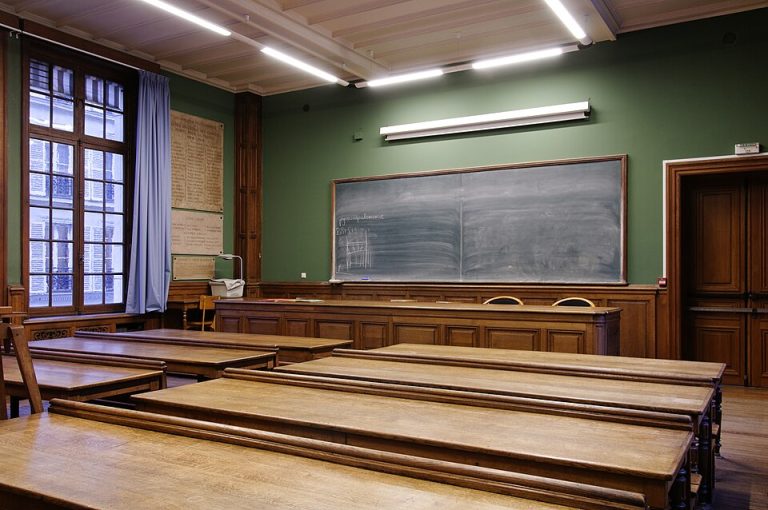 Clear curriculum structure key to raising academic achievement