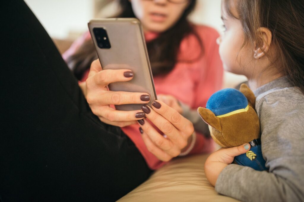 Mother Uses ChatGPT Voice and Photos to Solve Morning Slime Emergency