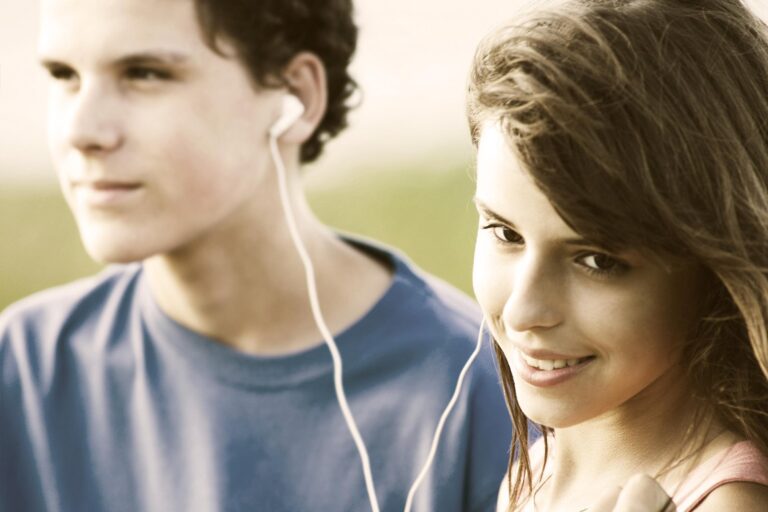 Fostering Real Connections: How Families Can Counteract AI’s Impact on Teen Development
