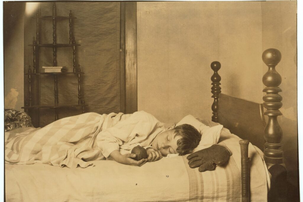 Why Daylight Saving Time Prompts Sleep Experts to Recommend Gradual Bedtime Adjustments for Children