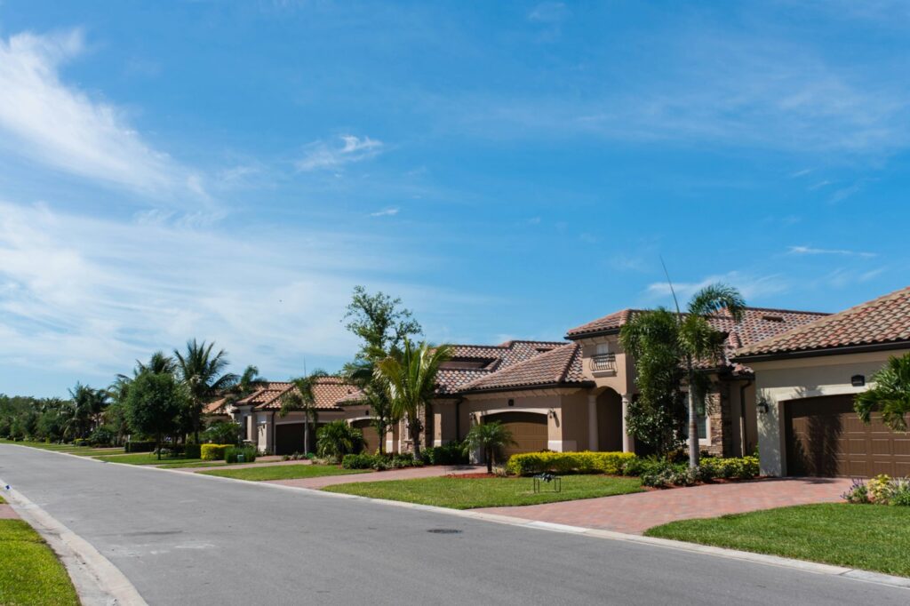 How Homeowner Association Rules and Conflict Strategies Can Resolve Neighbor Noise Disputes