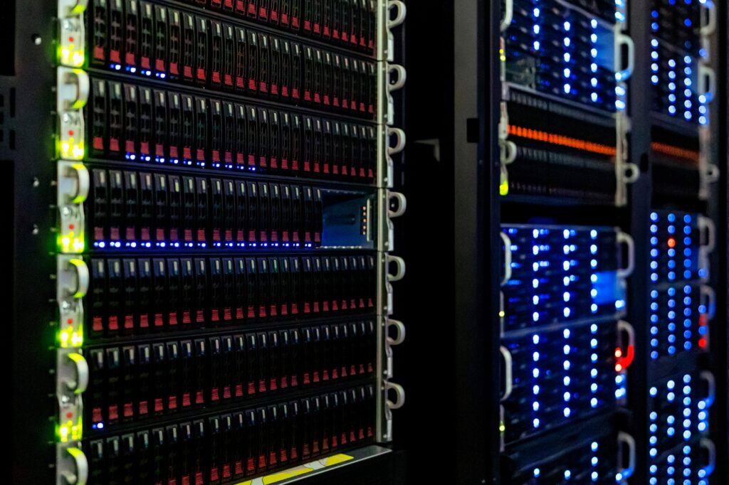 Mistral AI Releases 1-Trillion-Parameter 'Le Chonk' Model for Local Deployment